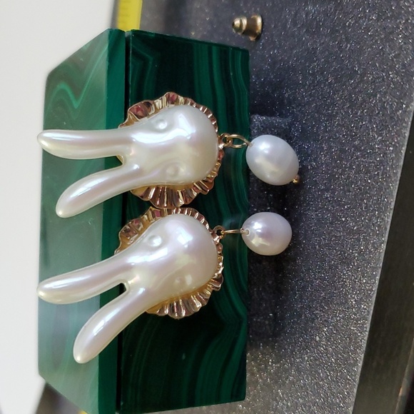 Vintage Jewelry - Easter Genuine Pearl Peter Rabbit Gold Collar Earrings